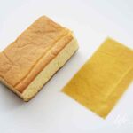カステラの紙のきれいなはがし方。お湯でとってもきれいにはがれる！