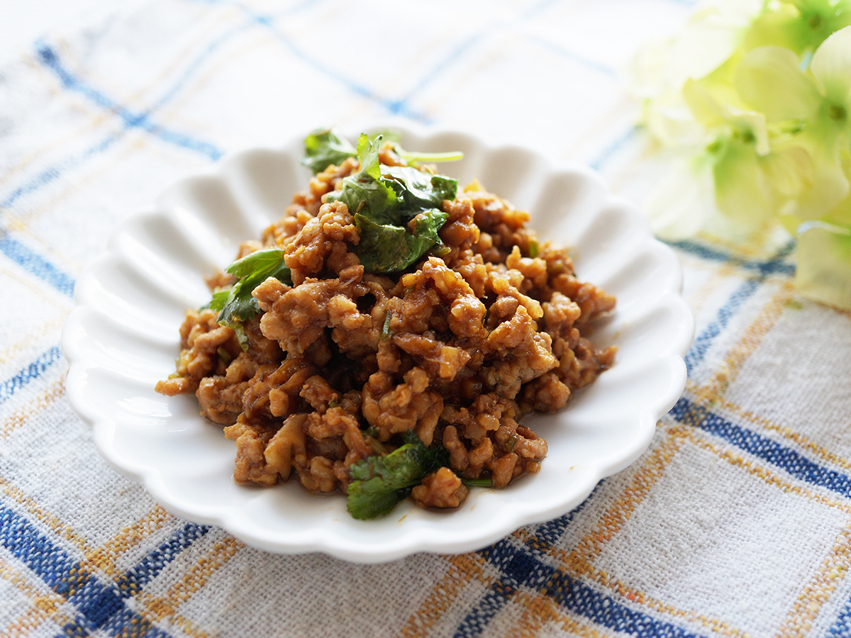 パクチー丸ごと肉味噌のレシピ 根っこまで全部使える Life Net