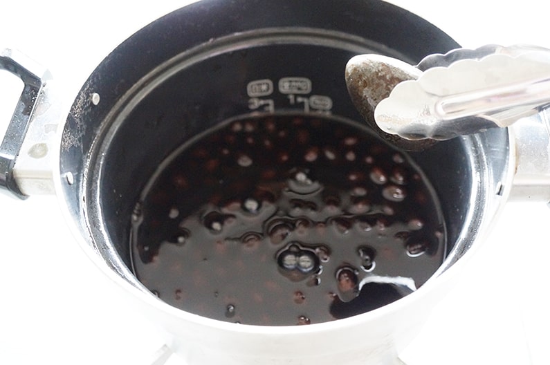 土井善晴さんの黒豆の作り方。おせち料理に。