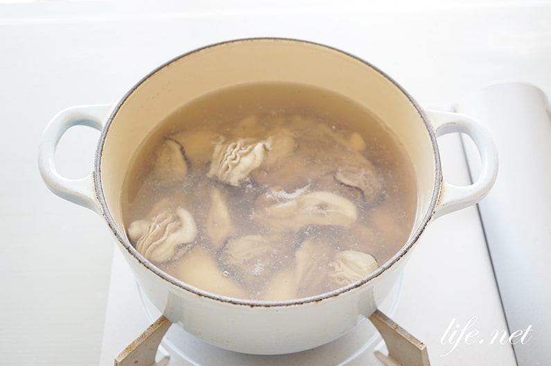 牡蠣と豚肉の鍋のレシピ。プロのうまみ最強の絶品牡蠣鍋。