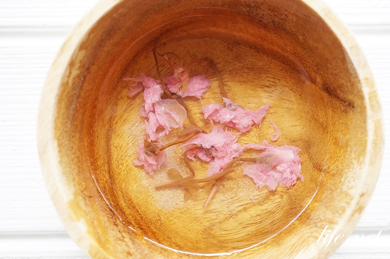 桜のシフォンケーキのレシピ。桜あんと塩漬けを使った作り方。