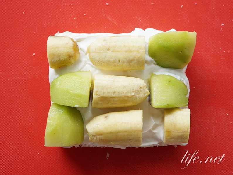 キウイとバナナのフルーツサンドのレシピ。断面もきれいな作り方。