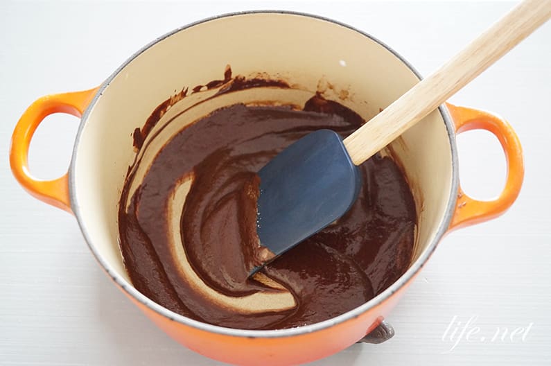 栗原はるみさんのロールケーキのレシピ。チョコクリーム入りで絶品。