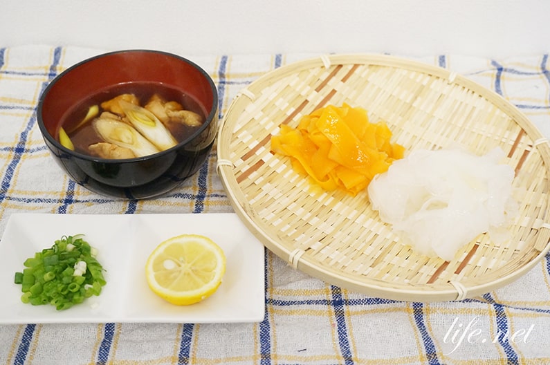平野レミさんの鶏南蛮そばのレシピ。鴨南蛮そばを鶏肉と野菜で代用！