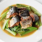 鯖缶の小松菜炒めのレシピ。あさイチで話題、味噌煮缶の簡単おかず。