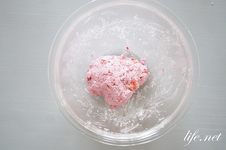 いちご白玉のレシピ。かわいいピンクのフルーツ白玉の作り方。