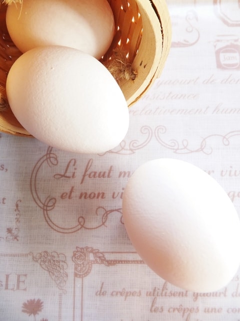 卵の殻を簡単にむく方法