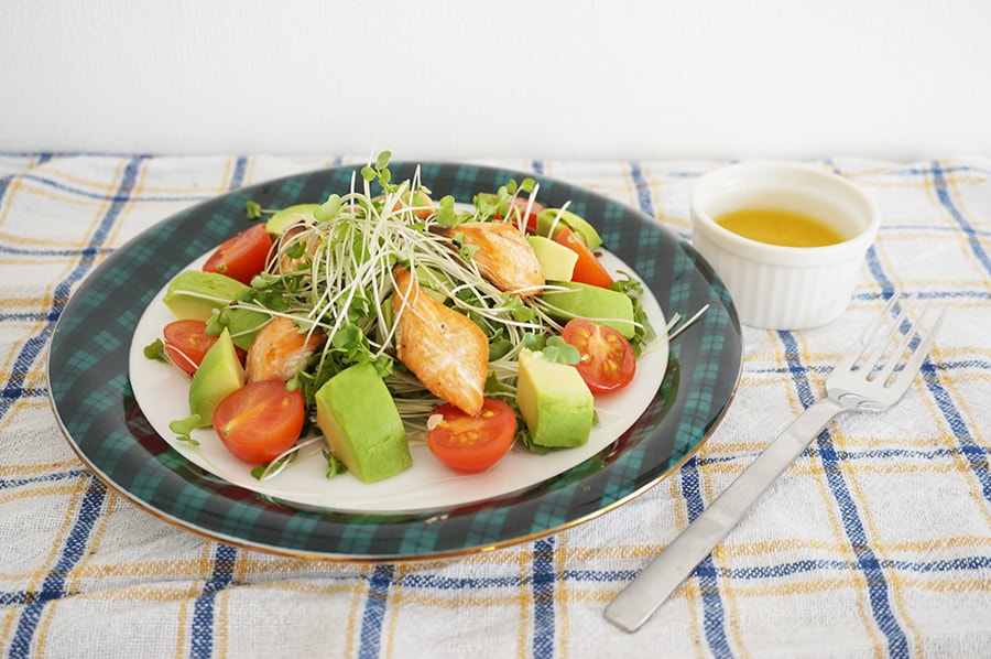 ブロッコリースプラウトのサラダのレシピ アボカドとトマト 鮭で Life Net