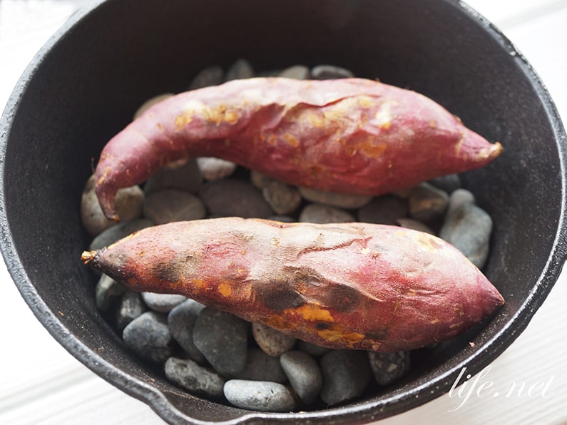 石焼き芋の作り方。フライパンと石でお店のように焼ける本格レシピ。