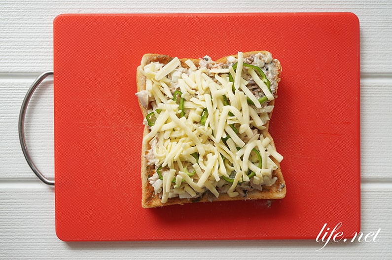 サバ缶ピザトーストのレシピ。あさイチで話題！ピザソースも簡単。