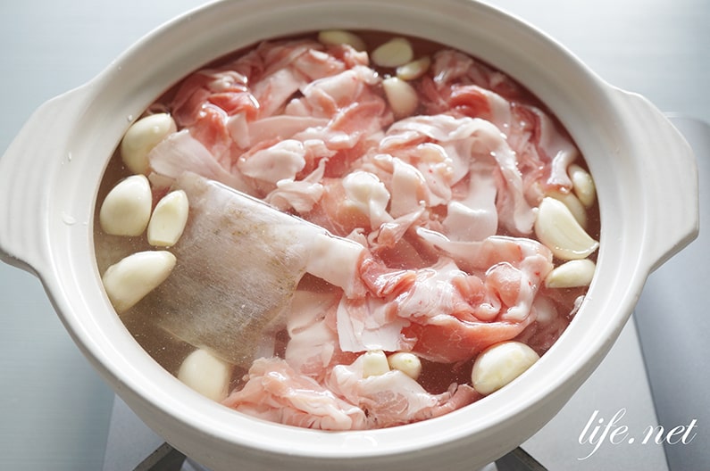 にんにく丸ごと粥の作り方。平野レミさんのお粥の人気レシピ。