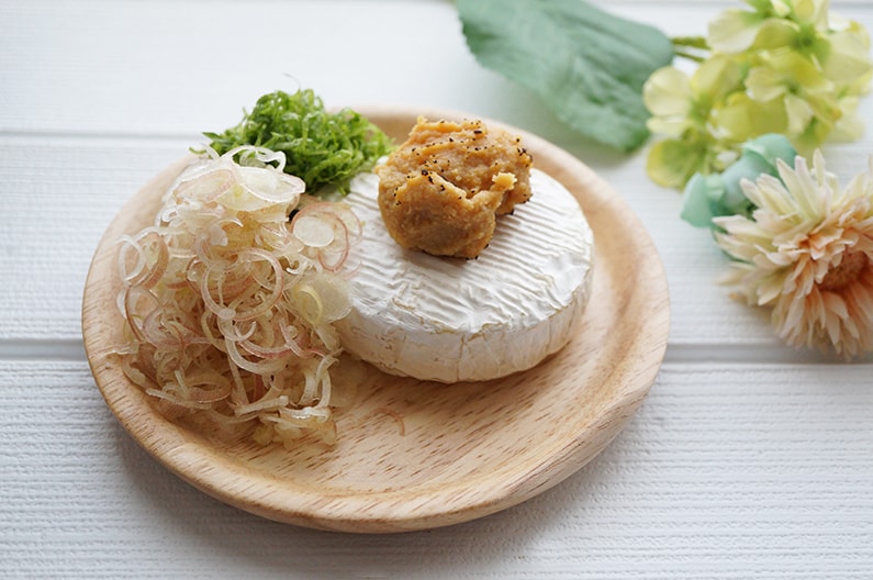 カマンベールチーズ焼き味噌のせのレシピ おつまみに最高の食べ方 Life Net