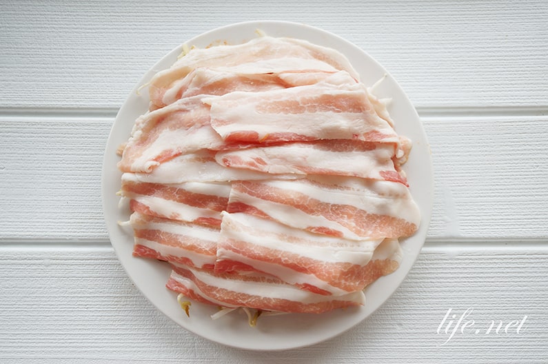 平野レミさんのもやしと豚肉のキムチチーズ重ねのレシピ。レンジで簡単！