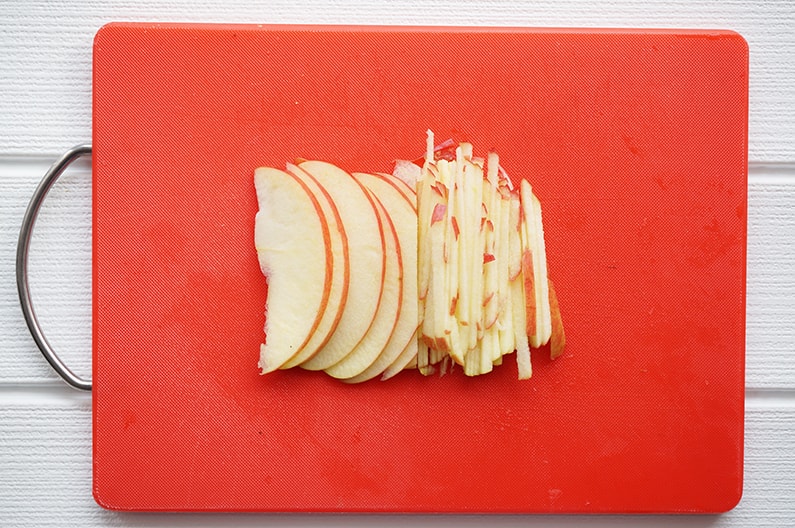 りんごの細切りと千切りの切り方