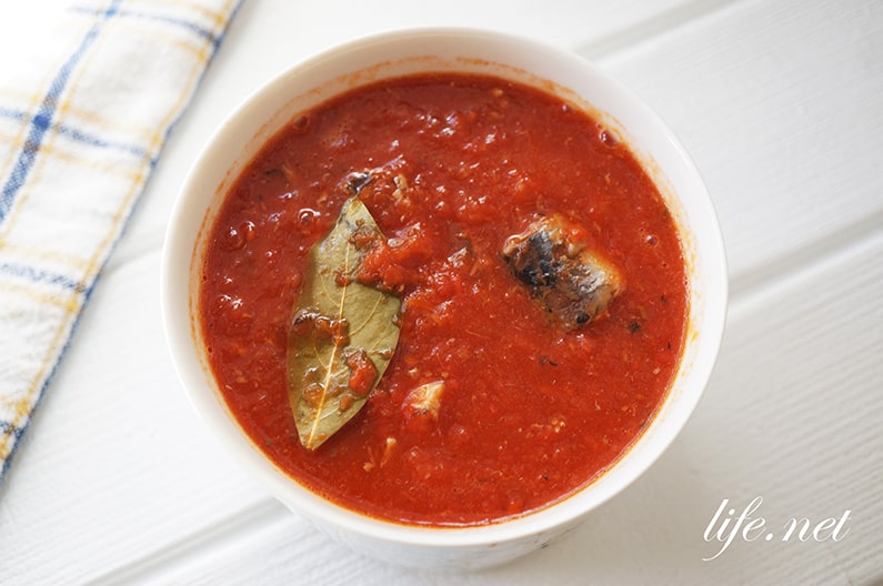 いわしの水煮缶のトマト煮のレシピ。トマト缶で簡単万能ソース。