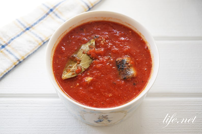いわしの水煮缶のトマト煮のレシピ。トマト缶で簡単万能ソース。