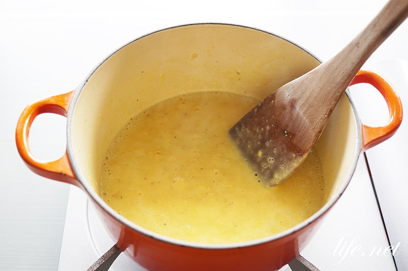 コーンポタージュ味のスナック菓子で作るスープのレシピ。ハナタカで話題。