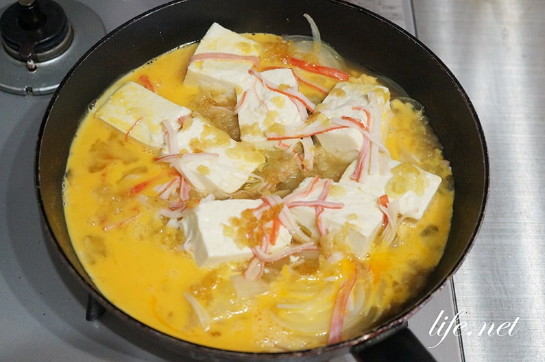 豆腐の親子丼風のレシピ。ヒルナンデスで話題のヘルシー豆腐卵とじ。
