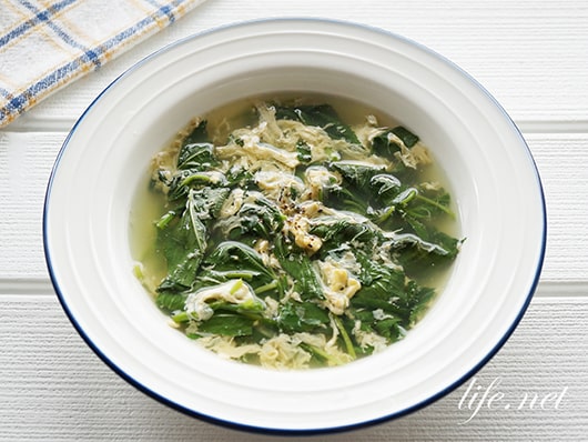 モロヘイヤと卵のスープのレシピ。溶き卵のシンプルなスープ。