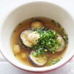 男子ごはんのなすの梅肉スープのレシピ。梅干し入りの中華スープ。