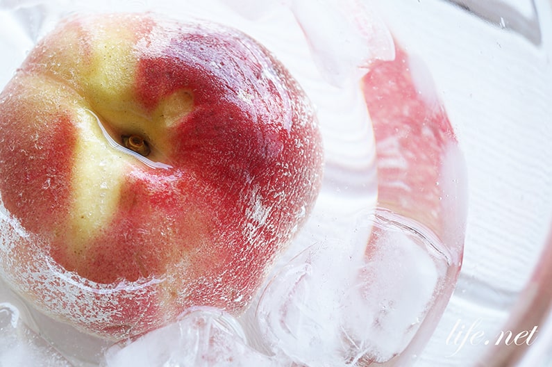 桃の美味しい食べ方。食べる直前に氷水で冷やすのがポイント。