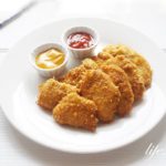 志麻さんのチキンナゲットのレシピ。鶏胸肉とコーンフレークで簡単。