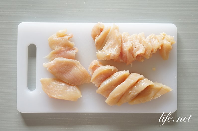 志麻さんのチキンナゲットのレシピ。鶏胸肉とコーンフレークで簡単。