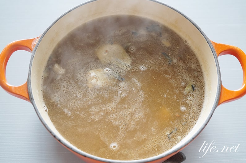 鯖缶カレーうどんのレシピ。汁ごとスープに使う男子ごはんの作り方。