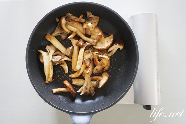 大原千鶴さんのフライパン焼ききのこのレシピ。きょうの料理で紹介。