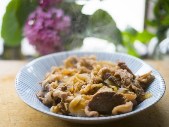 大原千鶴さんの牛肉と大根の塩いり煮のレシピ。きょうの料理で紹介。