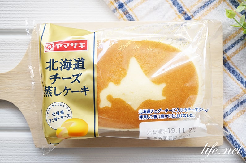 北海道チーズ蒸しケーキを焼く絶品レシピ。バターとはちみつがけ。