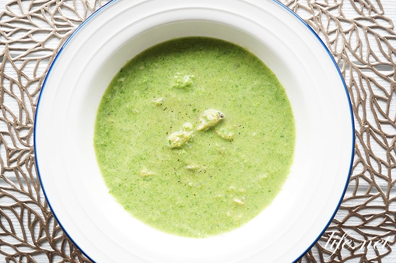 あさイチの豆苗のクラムチャウダーのレシピ。栄養豊富なスープ。