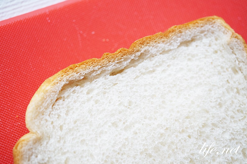 あさイチの絶品トーストの焼き方。食パンに切込みを4辺入れるだけ。