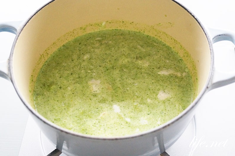 あさイチの豆苗のクラムチャウダーのレシピ。栄養豊富なスープ。