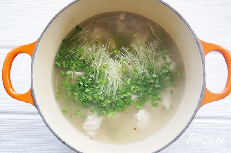 男子ごはんの鶏肉とつまみ菜のとろみうどんのレシピ。中華スープで。