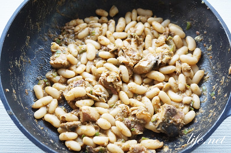 鯖缶と白インゲンの豆のスパイスカレーのレシピ。豆たっぷり！