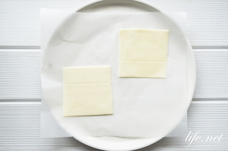 レンジでパリパリチーズのレシピ。マツコの知らない世界で話題。