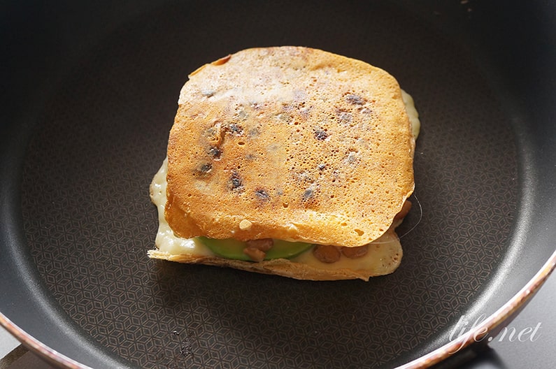 志麻さんのチーズ納豆アボカドサンドのレシピ。フライパンで簡単！