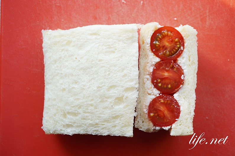 カッテージチーズとミニトマトのサンドイッチのレシピ。